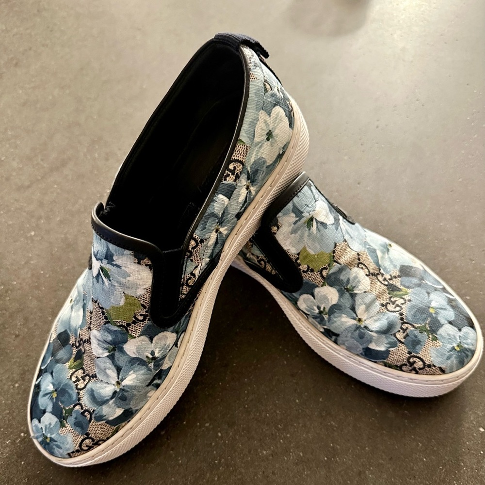 Gucci Men's Bloom Flower Print Supreme GG Blue Canvas Slip-On Sneakers